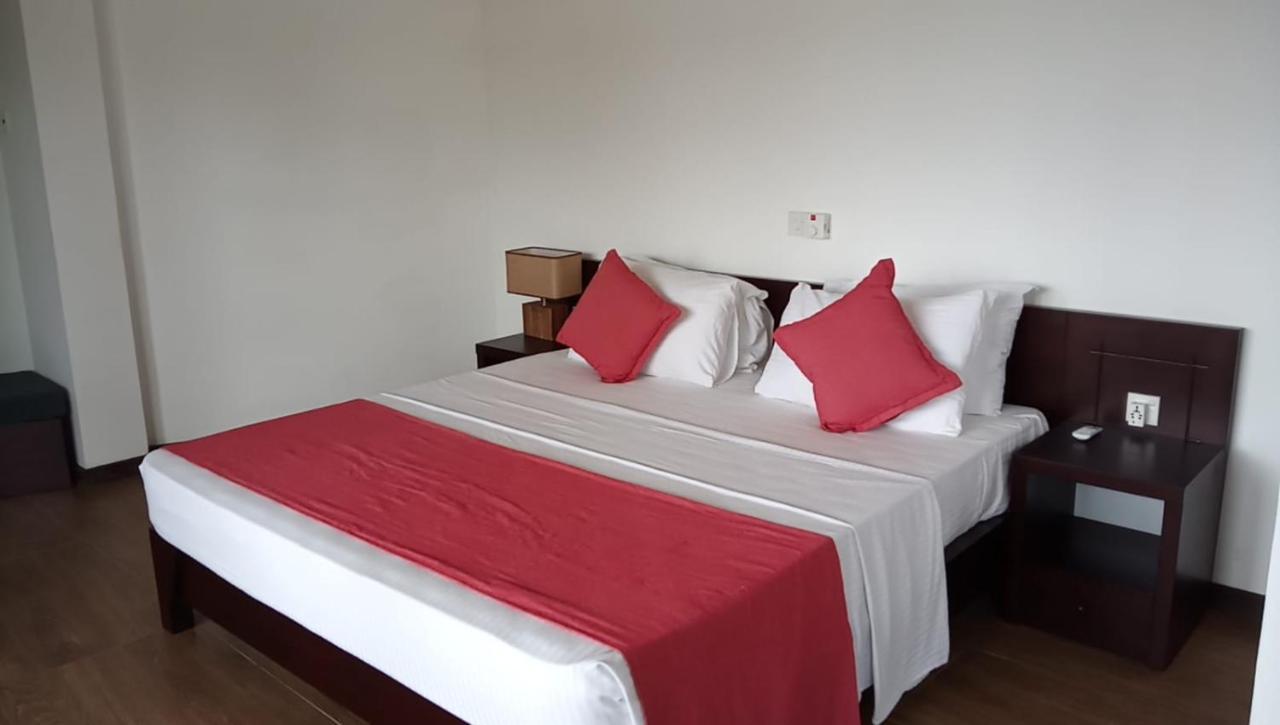 ฟอร์ต เอดจ์ รีทรีต Hotel อูนาวาตูนา ภายนอก รูปภาพ