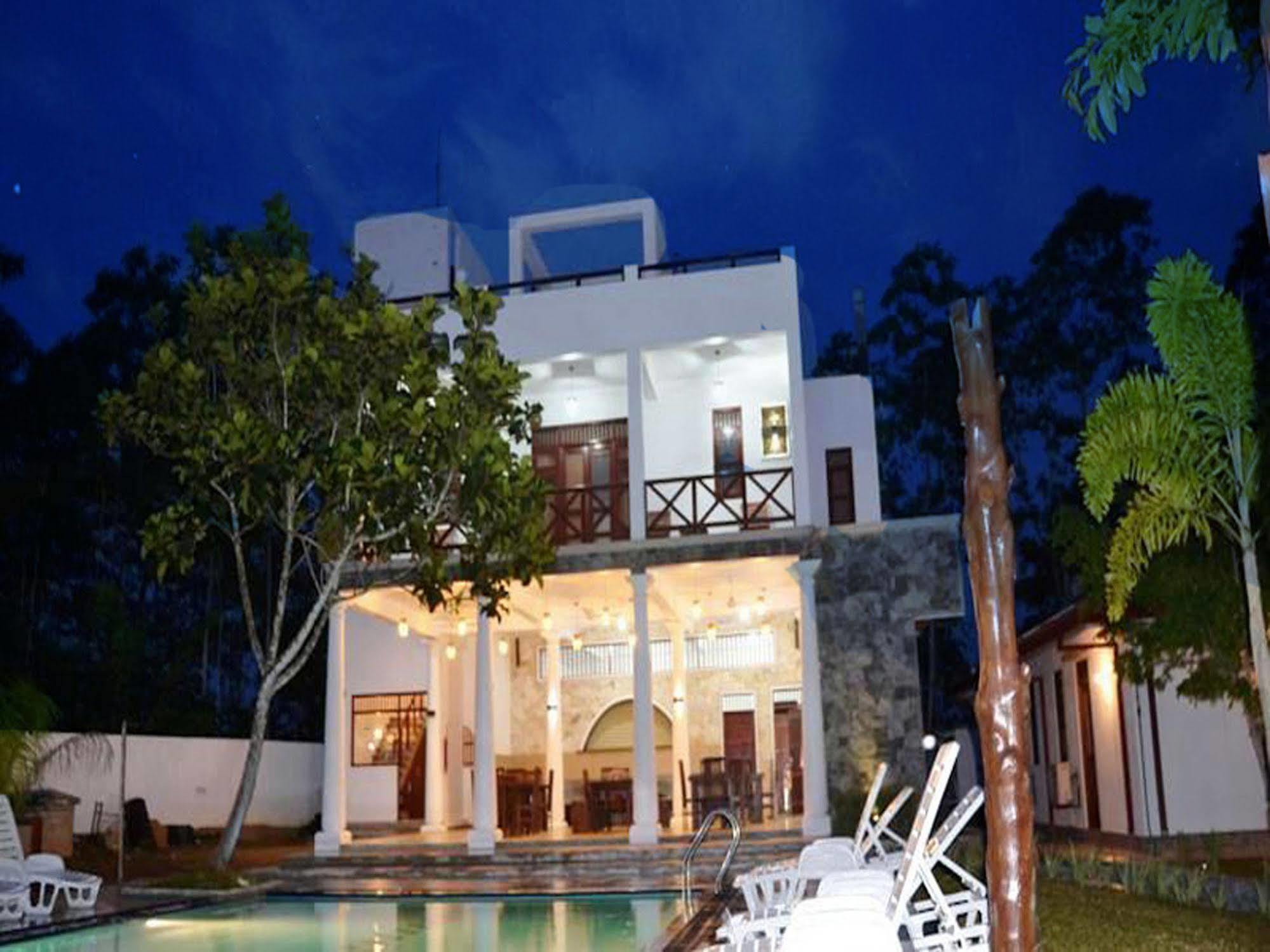 ฟอร์ต เอดจ์ รีทรีต Hotel อูนาวาตูนา ภายนอก รูปภาพ