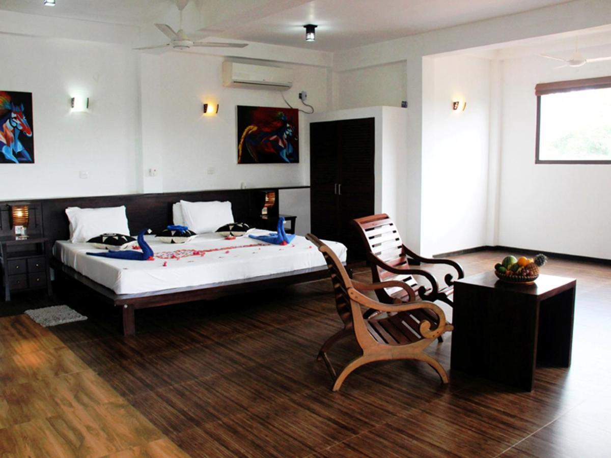 ฟอร์ต เอดจ์ รีทรีต Hotel อูนาวาตูนา ภายนอก รูปภาพ