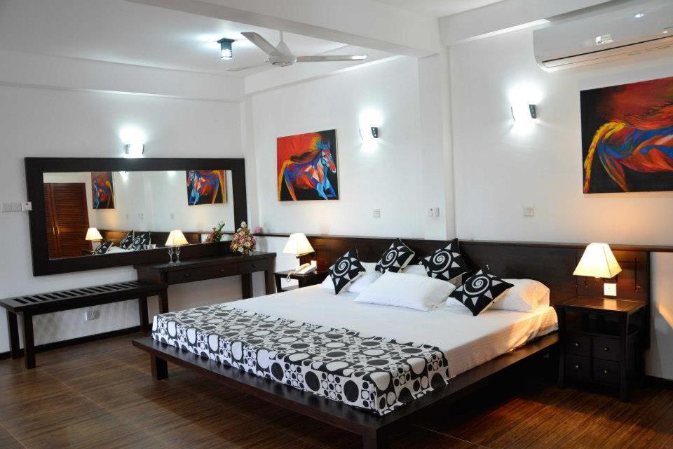 ฟอร์ต เอดจ์ รีทรีต Hotel อูนาวาตูนา ภายนอก รูปภาพ